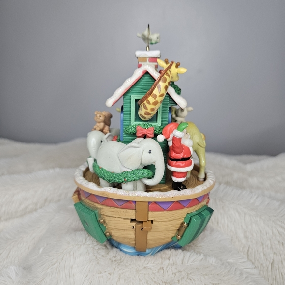 Ornament Lights, Motion & Music "Two by Two" Noahs Ark Heirloom Collection 1997 - Picture 5 of 13